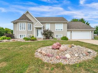 2801 Chaplin Dr, Milford, IA 51351
