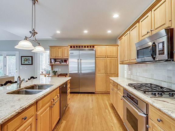 2nd image of 411 Evanston Ave