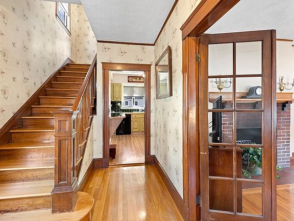 3rd image of 36 1st St