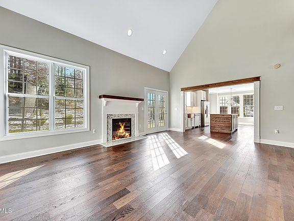 3rd image of 1807 Old Hickory Ln