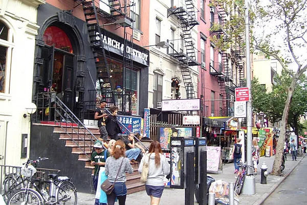 Rented by Wave Real Estate Group | media 52