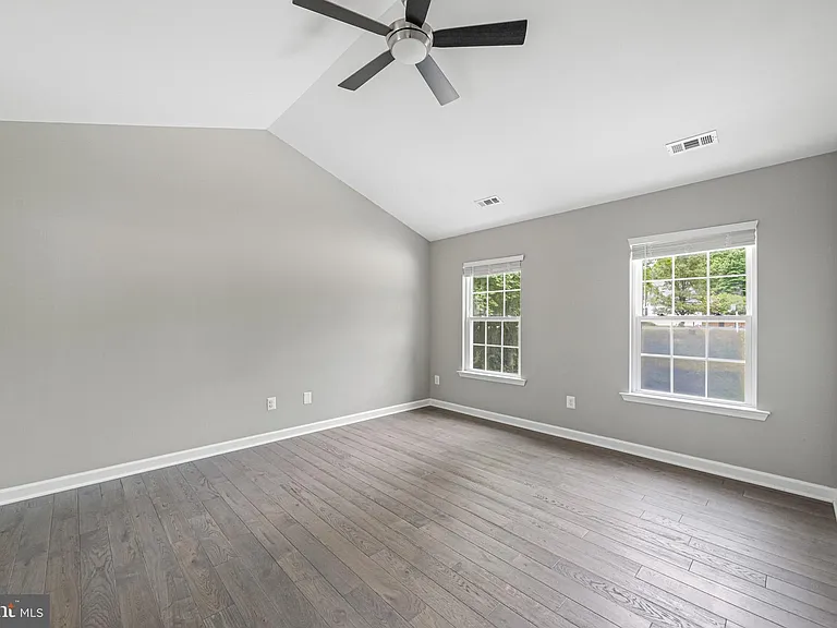 1525 Walters Ln — Photo 19