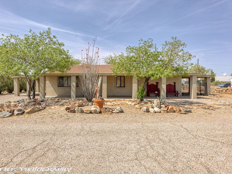 1st image of 377 N Palm Dr