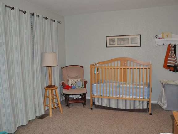 bedroom (one of four)