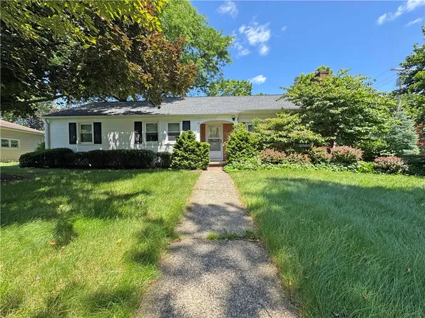 10 Danbury Cir N, Rochester, NY 14618