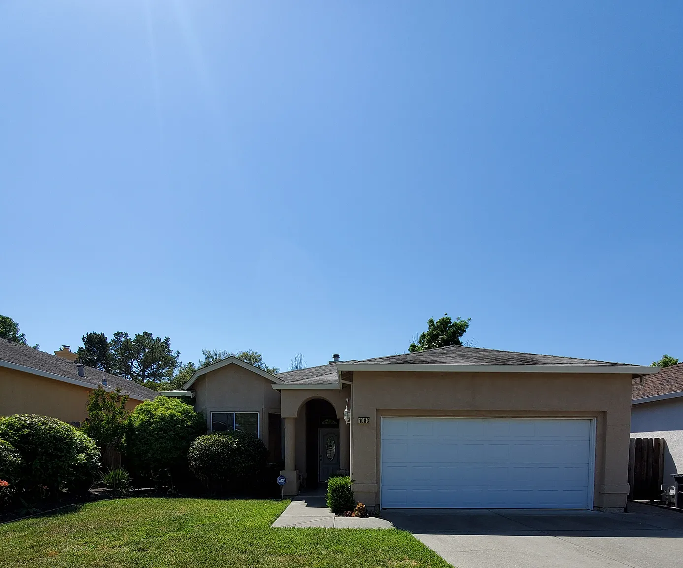 1083 Terrace Dr photo 1