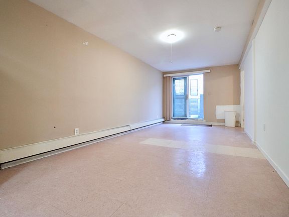 4th image of 15626 76th St Floor 1