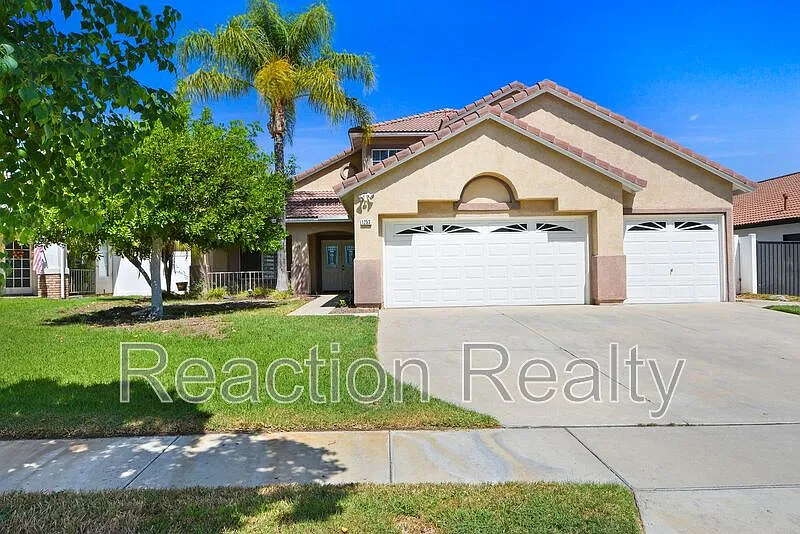 1253 Taft Ln