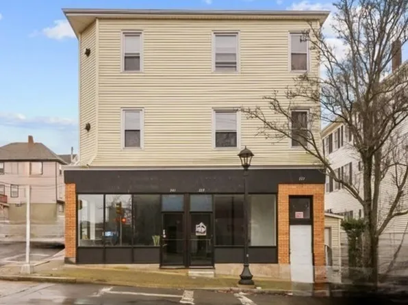 337 Columbia St, Fall River, MA 02721