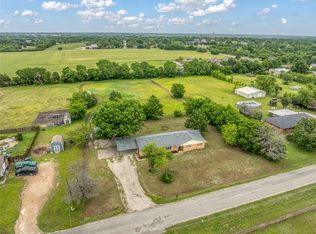 320 Meadows Estate St, Whitewright, TX 75491