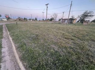 1212 E 11th St, Plainview, TX 79072