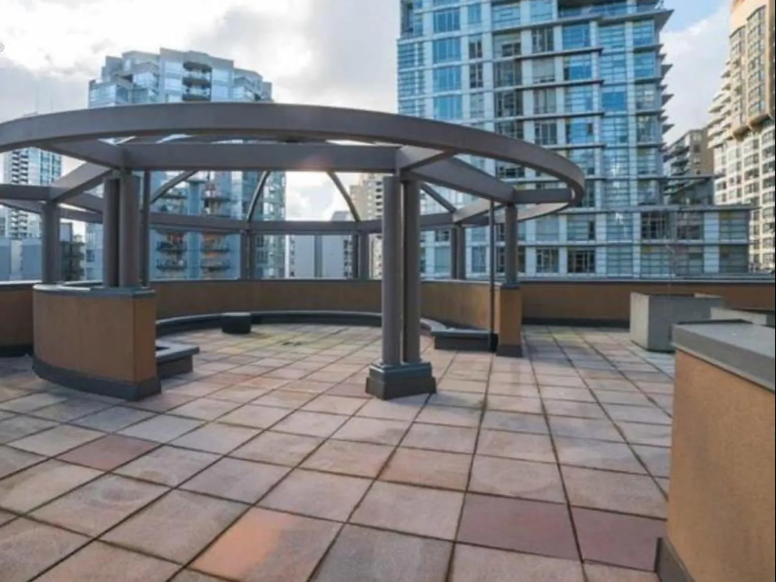 1 bed, 606 sqft, $2,590 — Photo 4