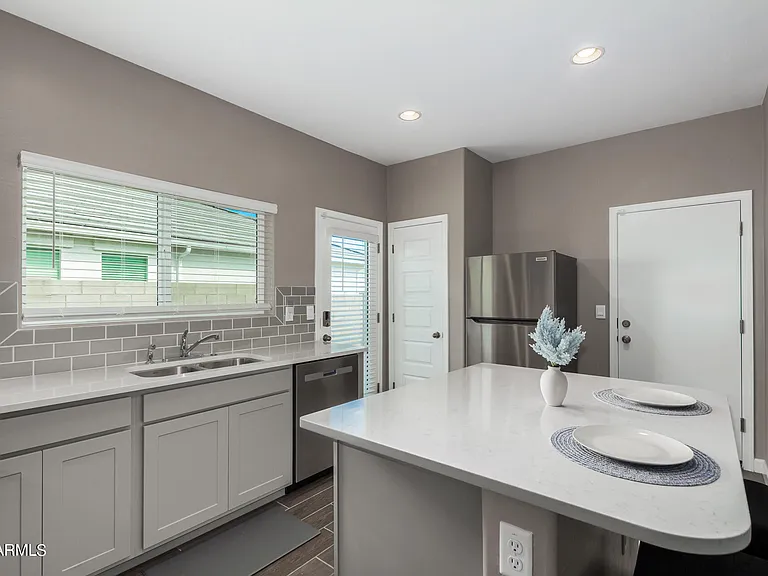 23950 W Hilton Ave — Photo 31
