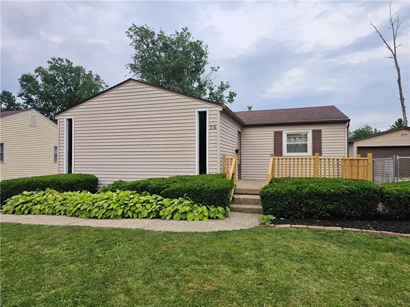 39 E Imboden Dr, Decatur, IL 62521