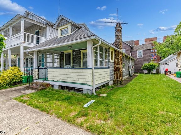 2nd image of 68 Franklin Ave