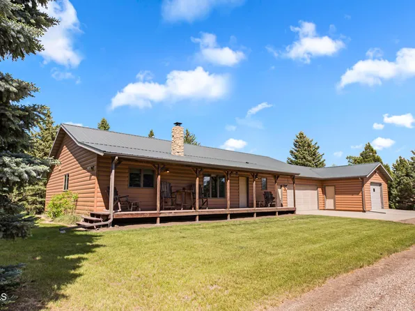 9204 119th St SE, Bismarck, ND 58504