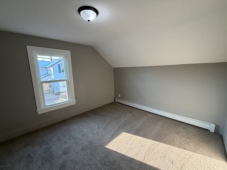 314 S Lake St #B — Photo 11