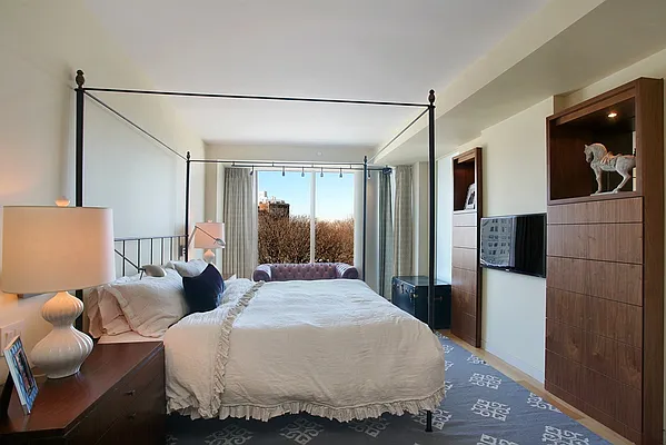 Sold by Corcoran | media 16