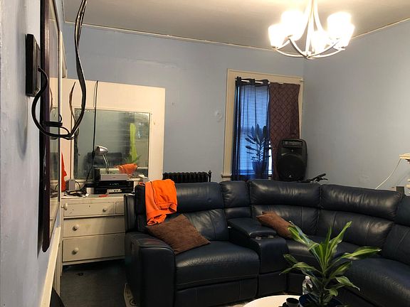 5th image of 333 Elmwood Ave
