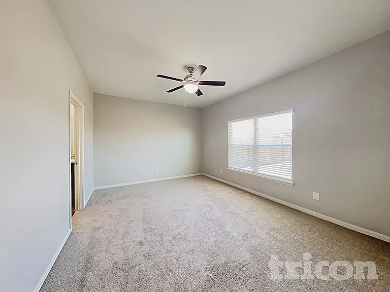 524 Yearwood Ln — Photo 7