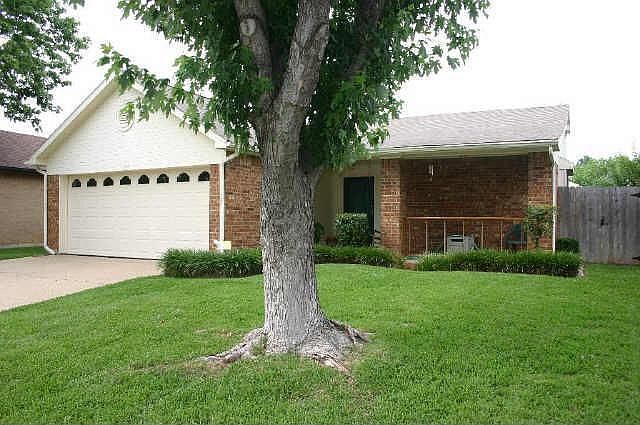 1st image of 235 Lantana Dr