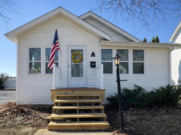 323 North Ave, Libertyville, IL 60048