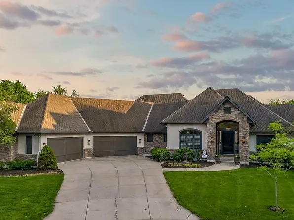 16332 Larsen St, Overland Park, KS 66221