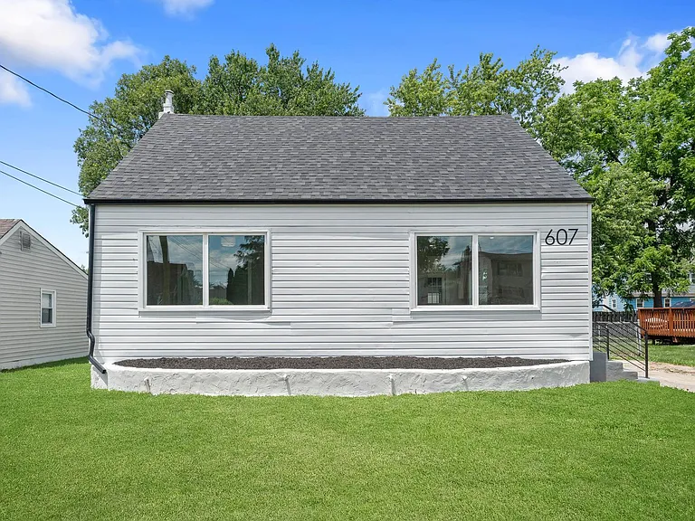 607 W Madison Ave — Photo 26