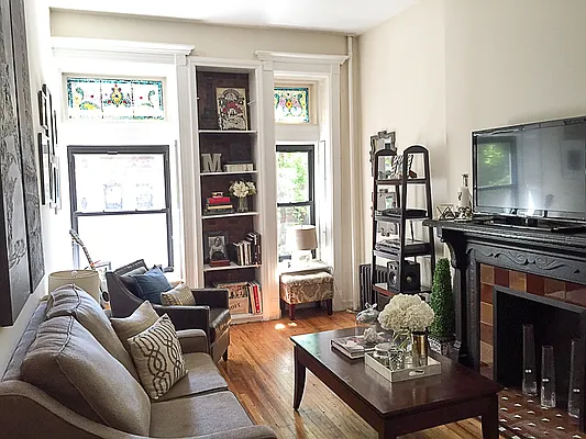 Rented by Francine Realty | media 12