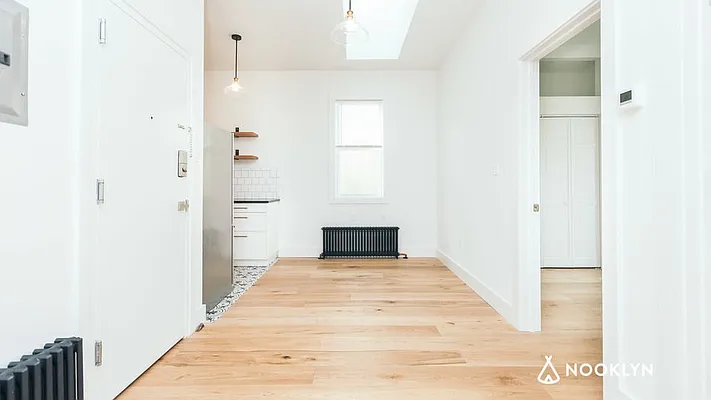 Rented by Nooklyn NYC LLC | media 21