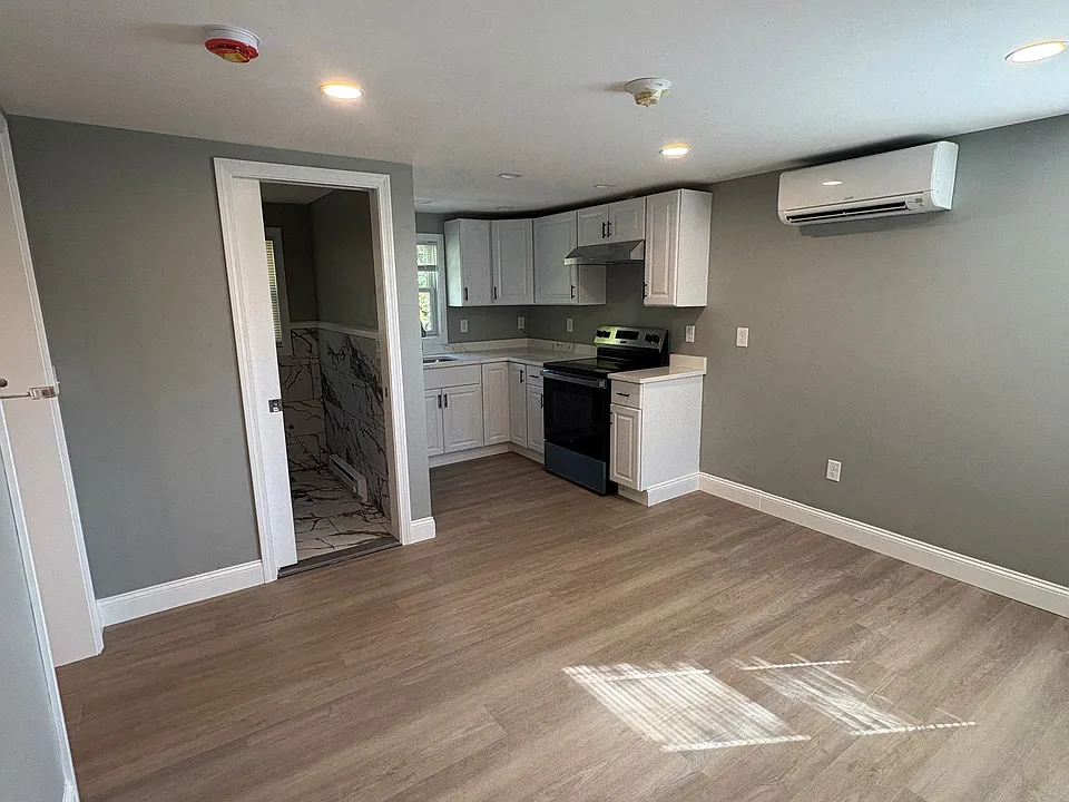 825 Scenic Hwy #4