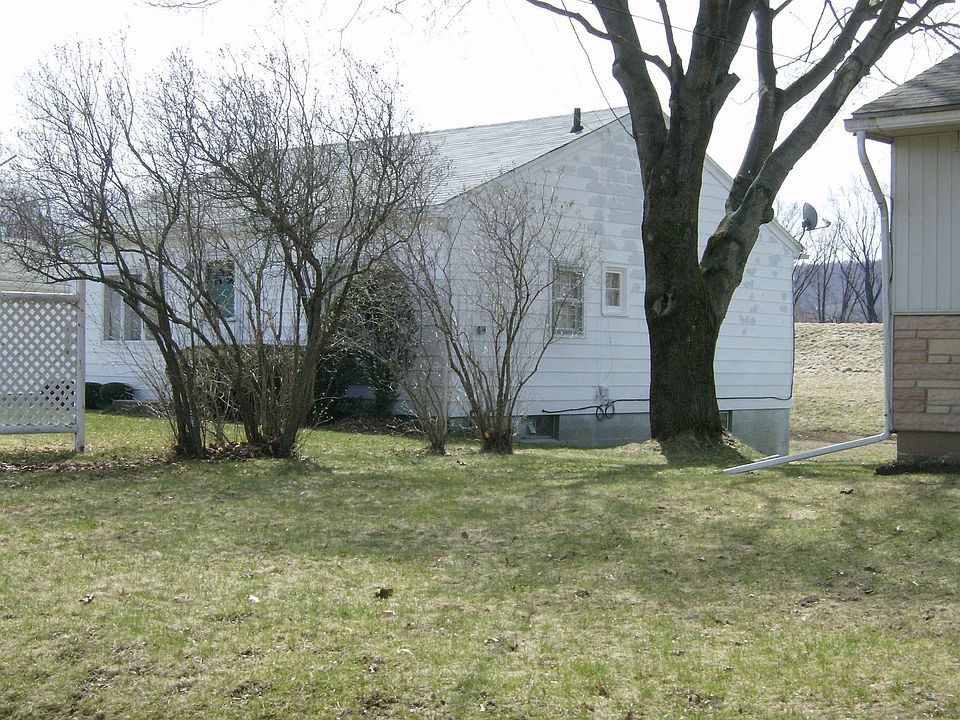 2nd image of 1016 Dean St