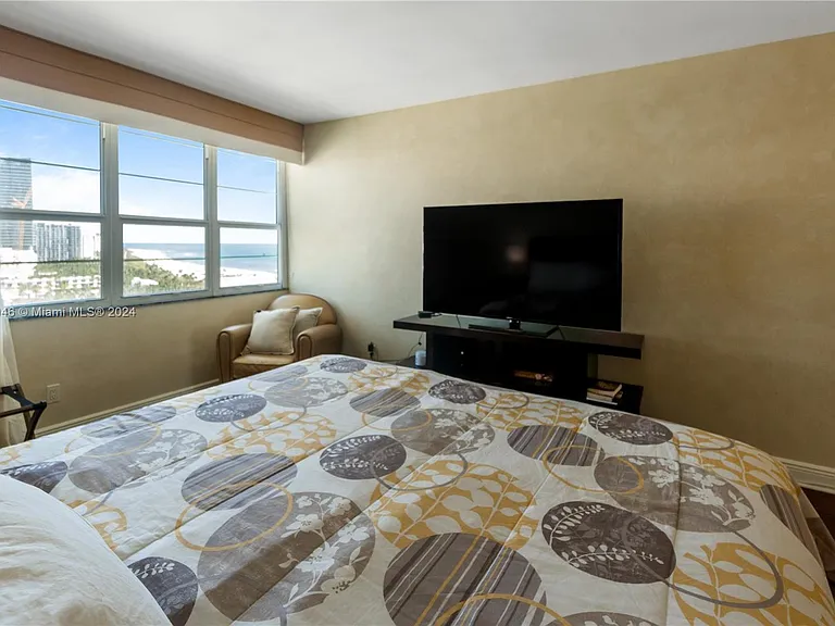 100 Lincoln Rd #1533 — Photo 13