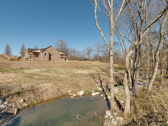 2nd image of 102 Handschug Ln