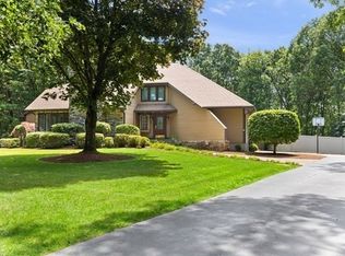 18 Kings Rd, Sharon, MA 02067