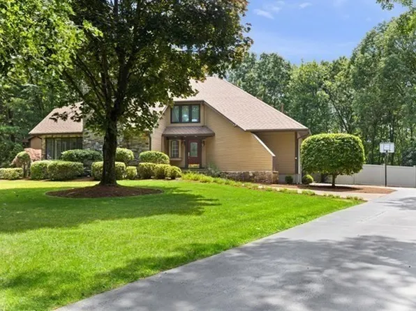 18 Kings Rd, Sharon, MA 02067