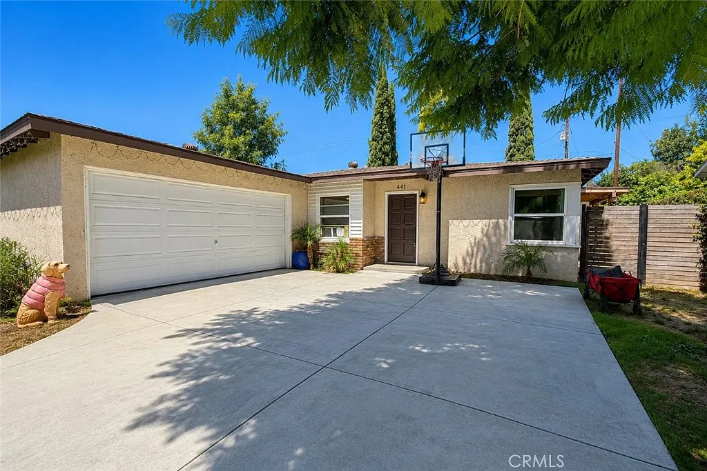 4 bed, 1153 sqft, $4,250 — Photo 2