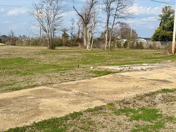 2nd image of 1212 Brown St