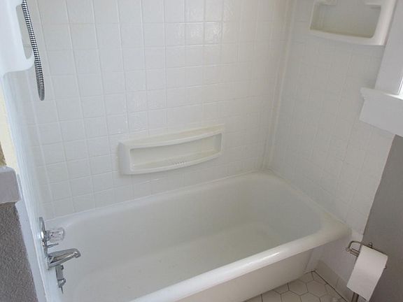 3rd image of 729 Morgan St APT 5