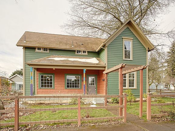 2nd image of 607 SE 8th Ave