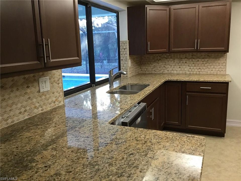 1st image of 28 SE 21st Pl