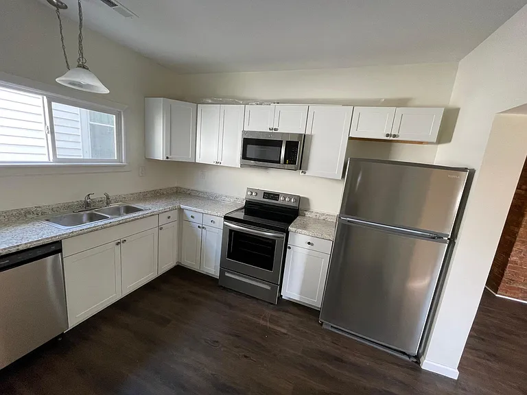 409 Maryland Ave — Photo 11