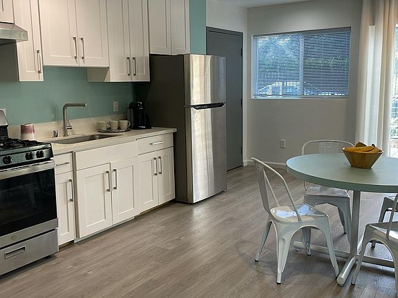 3rd image of 3324 Chapman St #1