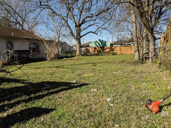 1313 E 35th St, Houston, TX 77022