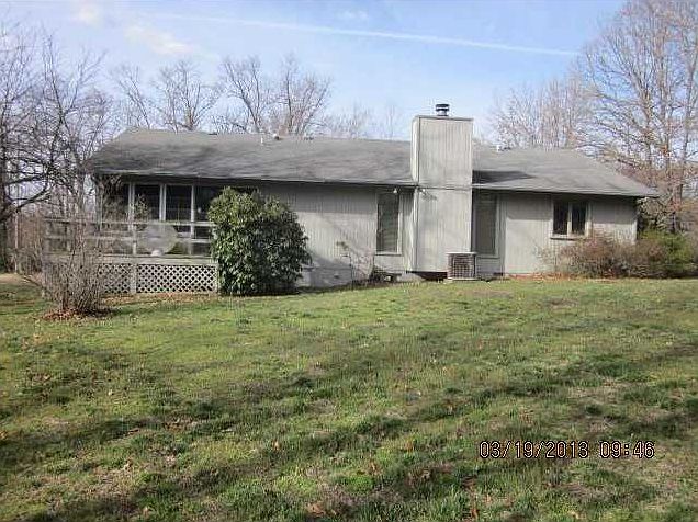 1st image of 11 Scarborough Ln