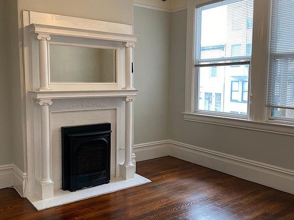 3rd image of 1718 Hyde St #1718