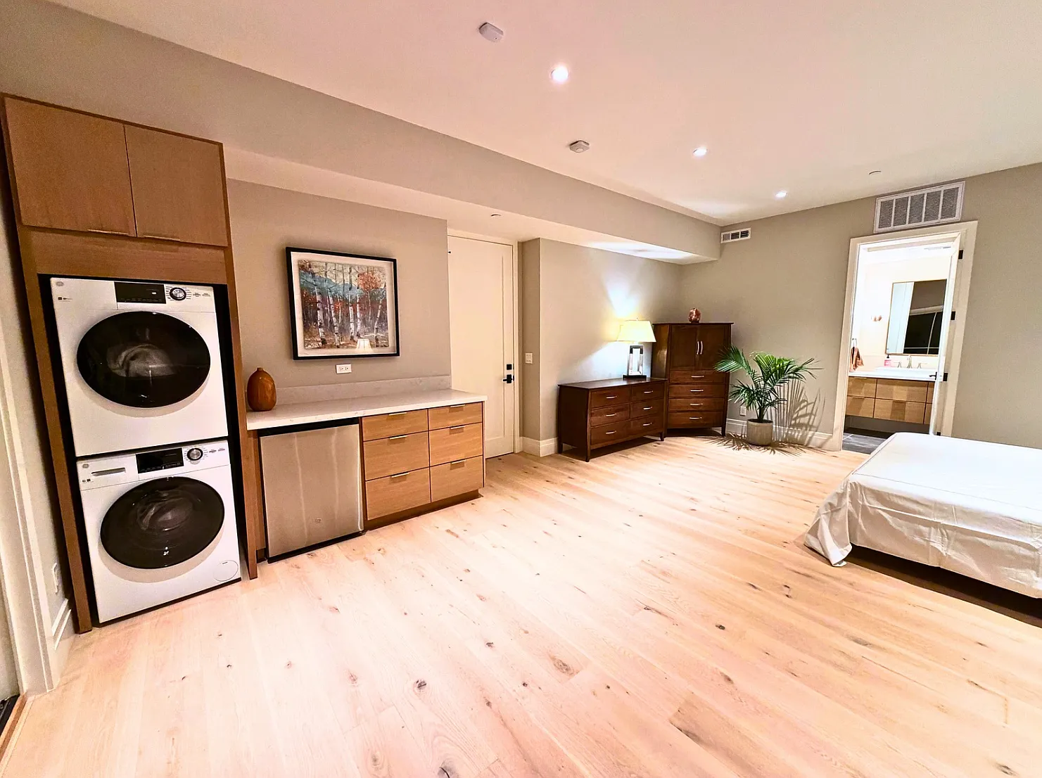 Studio, 500 sqft, $4,250 — Photo 2
