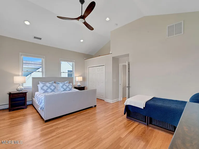 340 Bay Ln — Photo 63