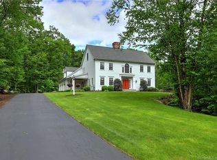69 Pinto Ln, Monroe, CT 06468