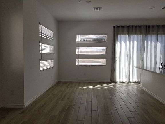 4th image of 941 Belleforte Ln